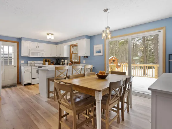 33 Sedgewood Drive, Kennebunk, ME 04043