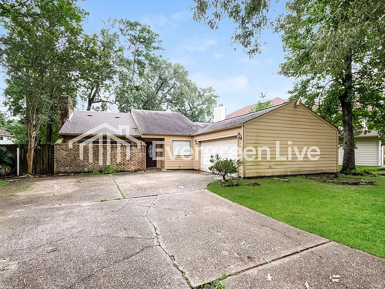 16150 Broadwater Dr — Photo 2