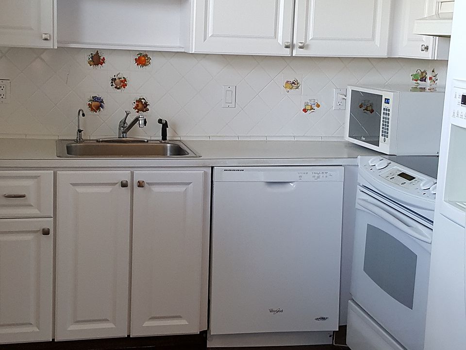 Kitchen - updated cabinets