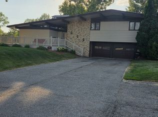 1101 Hillcrest Ave, Chariton, IA 50049