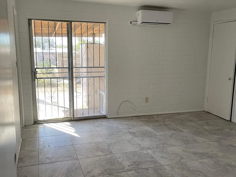 530 E Seneca St — Photo 13