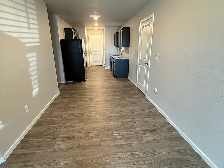 6720 Stake Ave — Photo 2