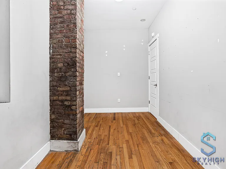 124 Manhattan Ave #1R — Photo 16