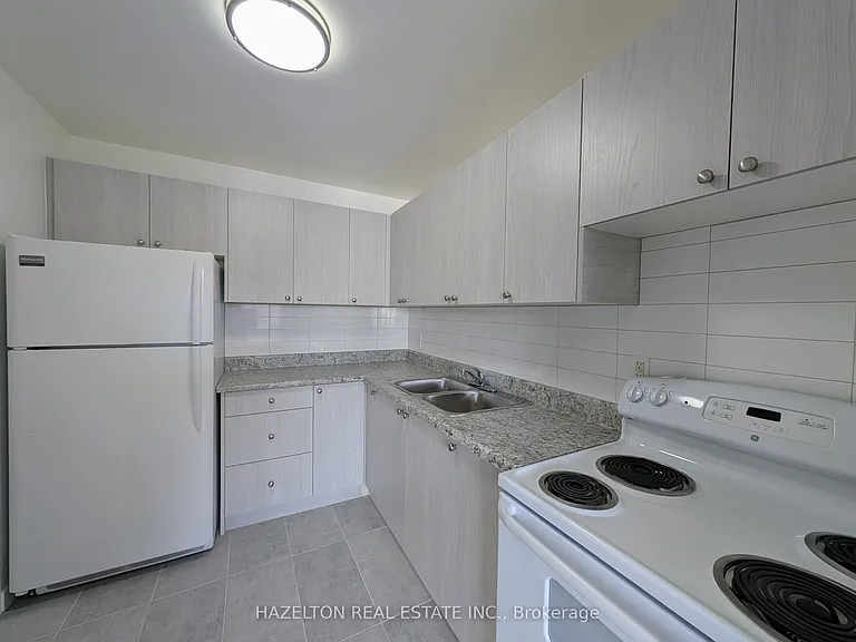 1901 Martin Grove Rd #521 — Photo 4