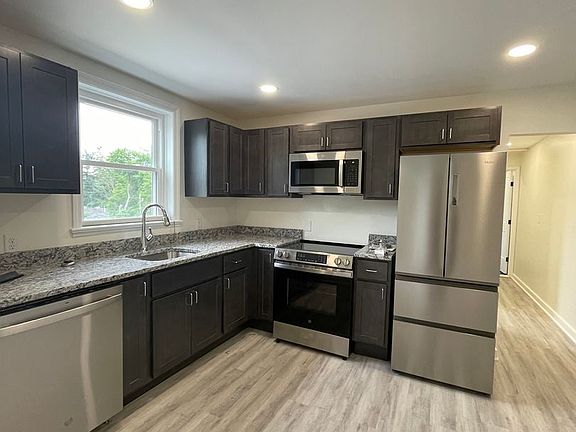 3rd image of 62-64 Genesee St #62-06