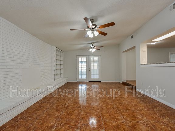 4th image of 1200 Scott Ave