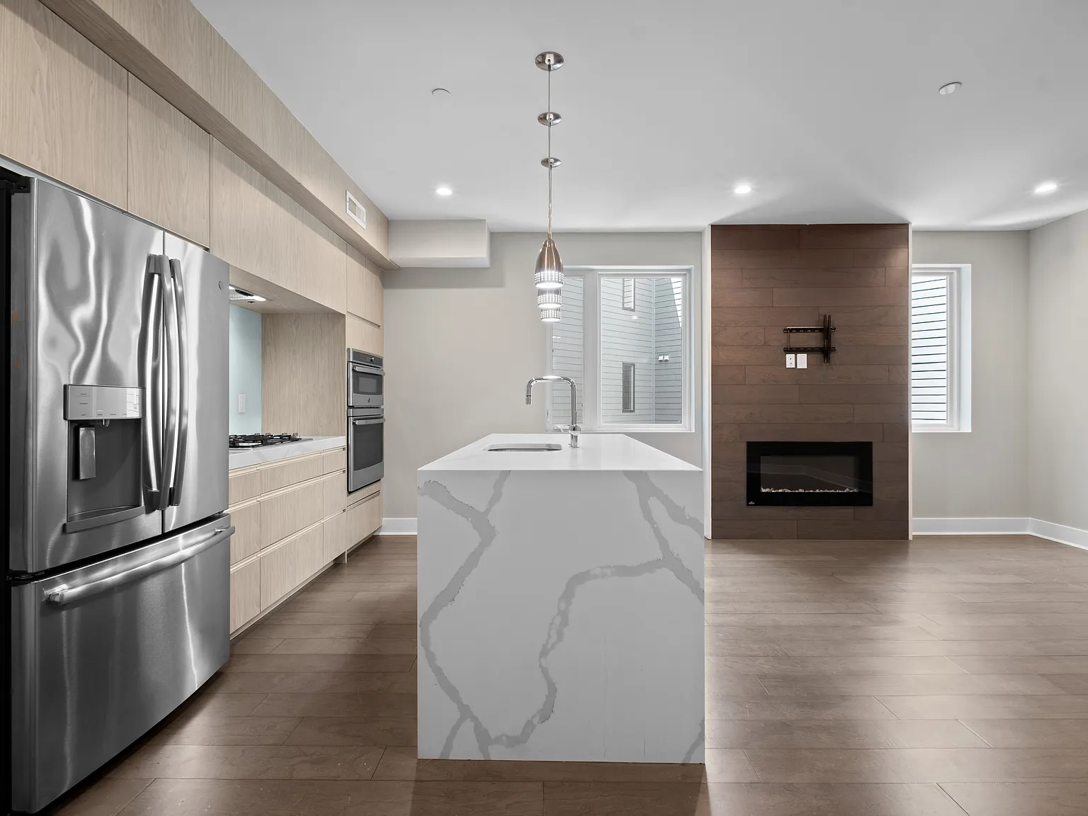 2 bed, 852 sqft, $2,500 — Photo 3