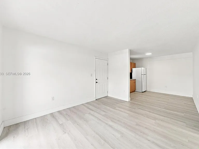 634 SW 7th Ct #5 — Photo 5