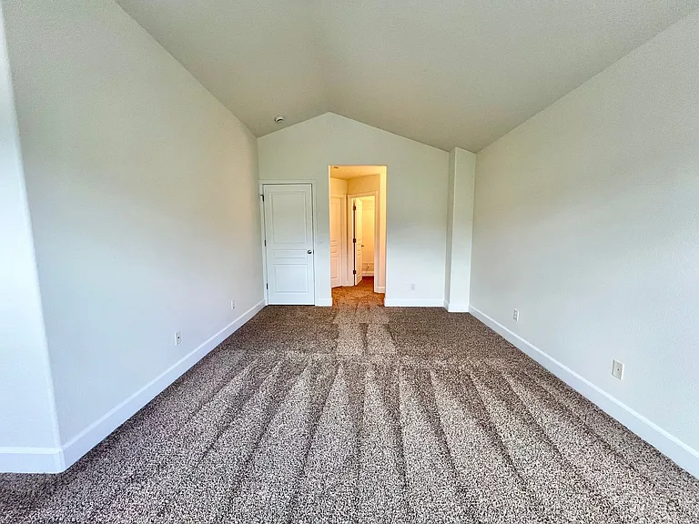 16775 NE Halsey St — Photo 15