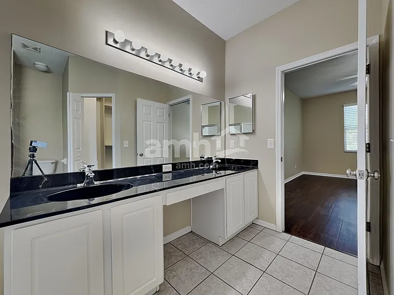 10430 Beneva Dr — Photo 11