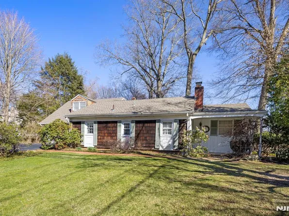 287 Pulis Ave, Franklin Lakes, NJ 07417