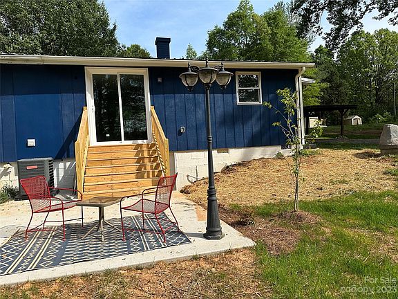 4th image of 1493 Washington Ln