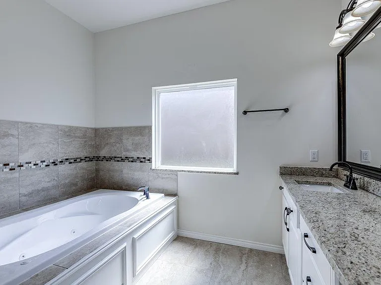 9305 SW 34th St — Photo 20