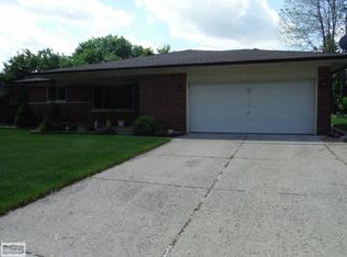 16364 Monticello Dr, Clinton Township, MI