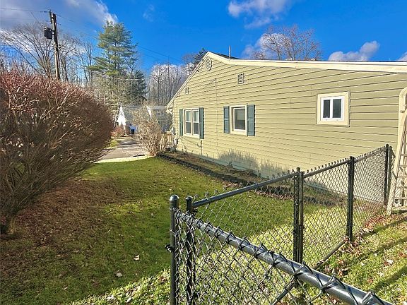 4th image of 721 Delano Ave