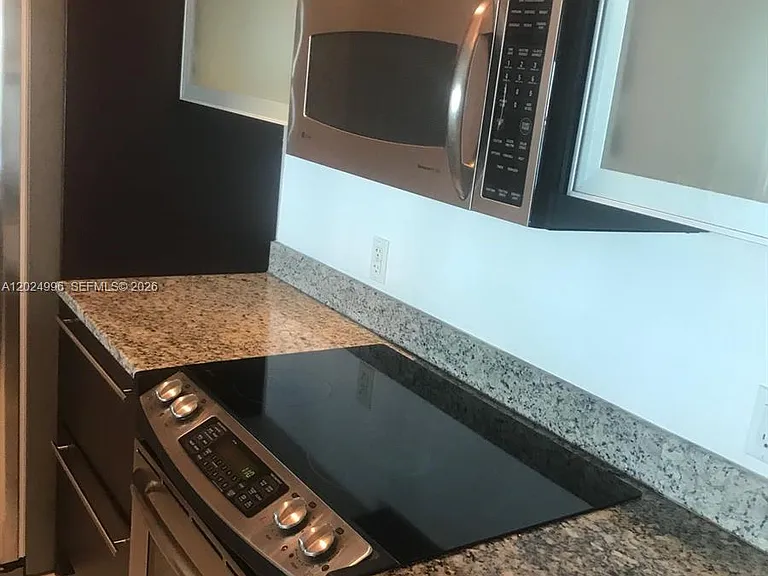950 Brickell Bay Dr #2000 — Photo 12