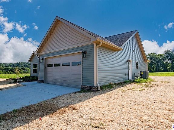 3rd image of 58 Sweet Grass Ct
