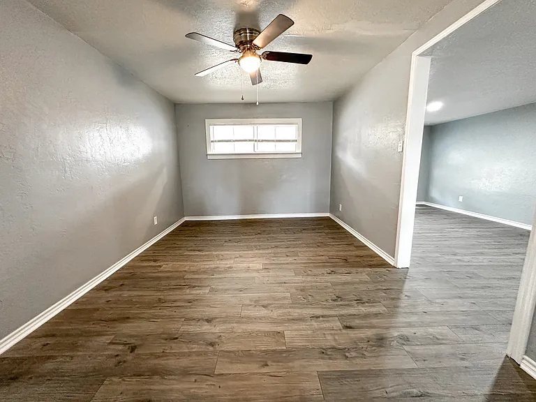 212 SW 23rd Pl — Photo 16