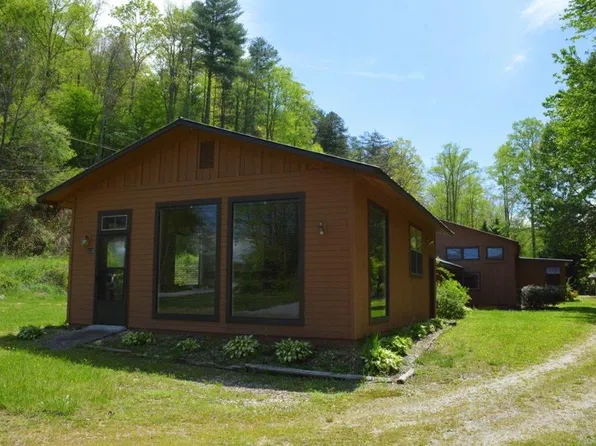 635 Snowbird Rd, Robbinsville, NC 28771