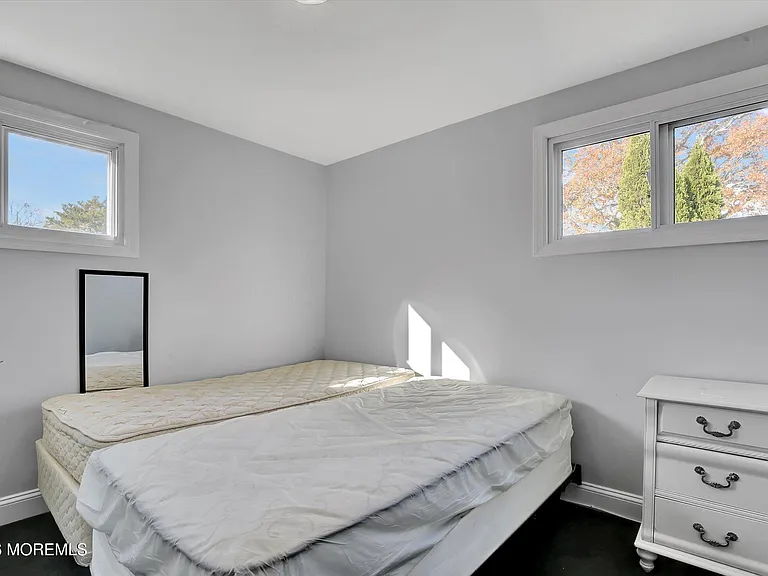 980 Woodgate Ave — Photo 25