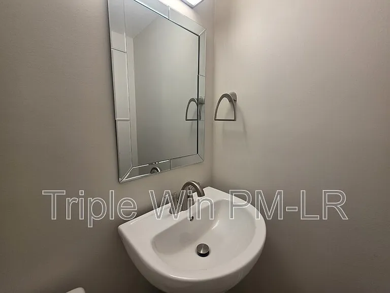 400 W 34th St — Photo 34