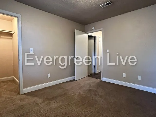 117 Willow Gardens Ct — Photo 14