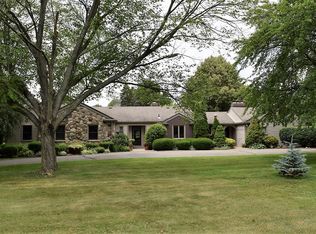 5830 Snowshoe Cir, Bloomfield Hills, MI 48301