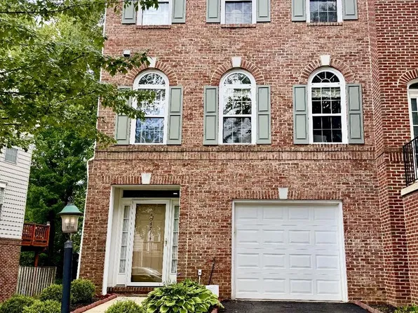 4714 Caronia Way, Fairfax, VA 22030
