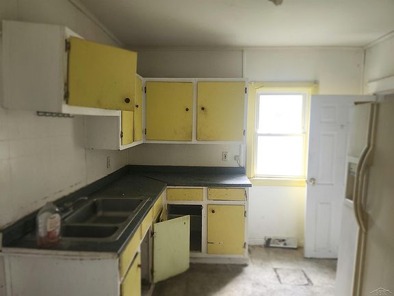 3rd image of 1314 Union Ave