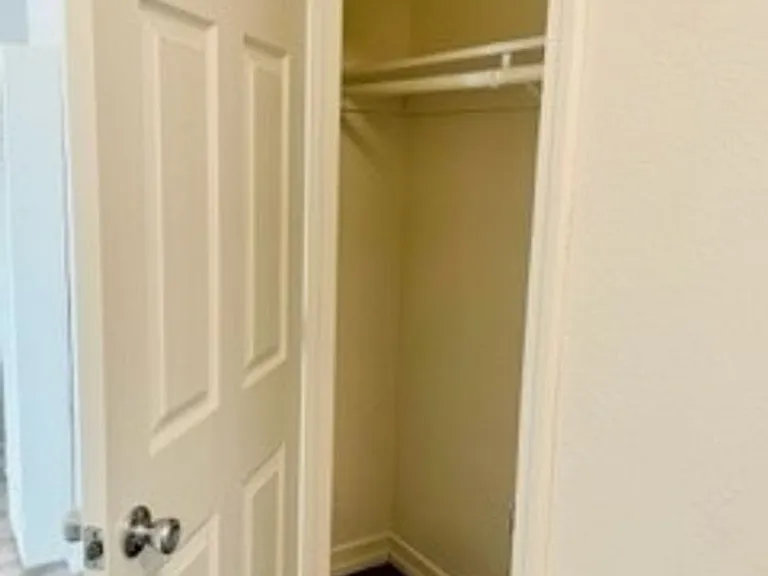 321 Hillside Ter — Photo 15