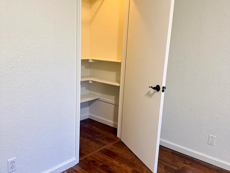 2631 Stafford Dr — Photo 17