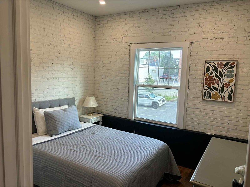1st image of 435 W Grant St #5