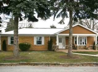 3832 Glenview Rd, Glenview, IL 60025