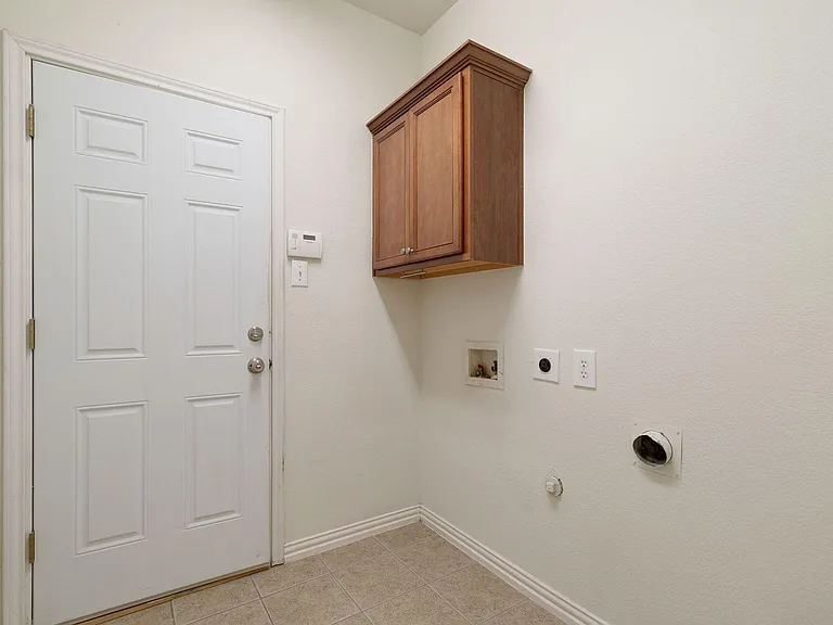 8306 Nicholson Dr — Photo 21