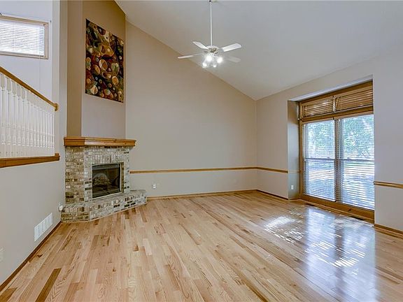 3rd image of 5612 W 152nd Pl