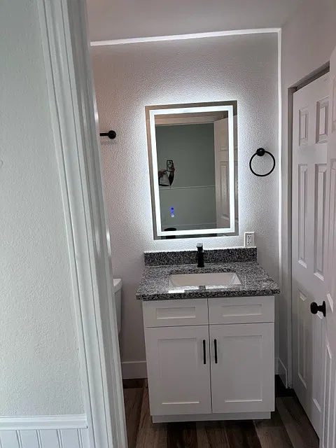 1724 Kennedy Dr — Photo 4
