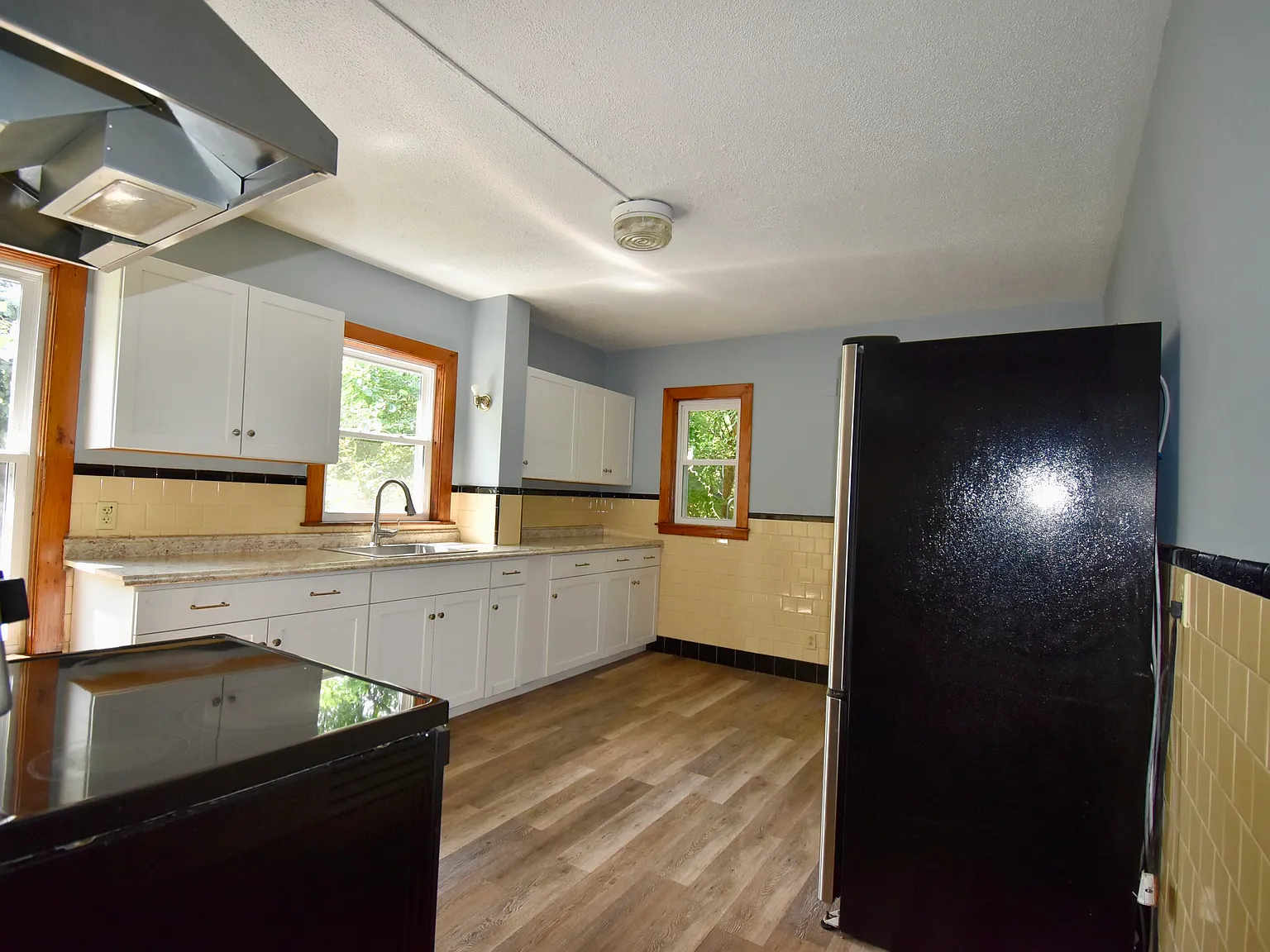 5 bed, $4,000 — Photo 2