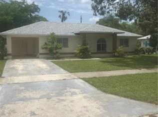 2715 Dr Ella Piper Way, Fort Myers, FL 33916