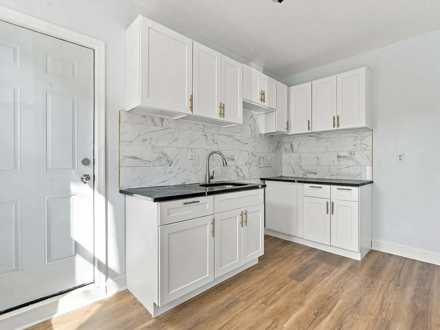 3 bed, $1,675 — Photo 1