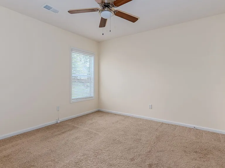 330 Gracemount Ln — Photo 17