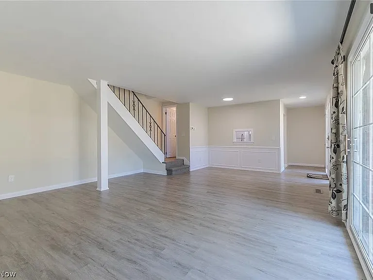 7970 Mentor Ave #D01 — Photo 24