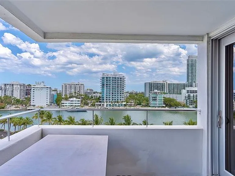 16 Island Ave #7C — Photo 8