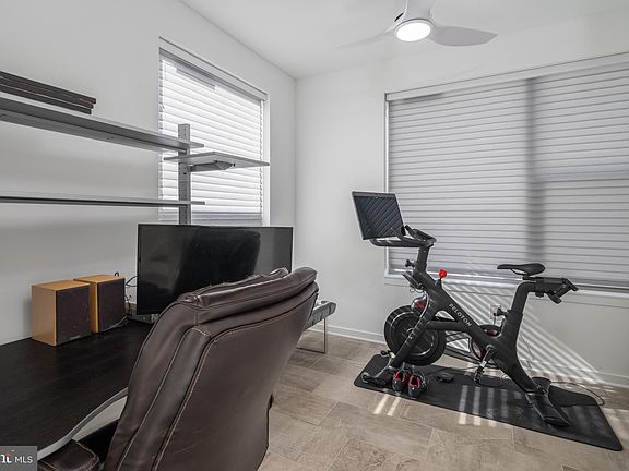 4th image of 3101 Riseview Ln