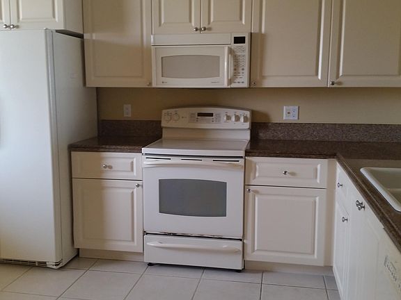 2nd image of 23 Harbour Isle Drive W #Ph06
