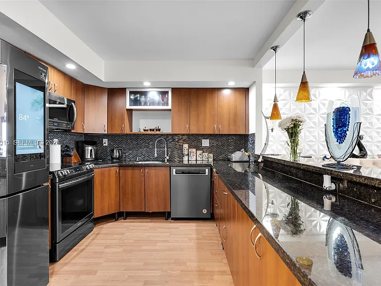 18151 NE 31st Ct #Penthouse 205 — Photo 6