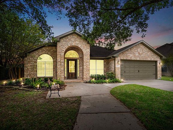 Beautiful curb appeal that stops you in your tracks! This adorable 1-story Windrose home has updates galore starting from the amazing exterior which was repainted a gorgeous olive green! To top if off in 2016 the condenser was updated with a brand ne