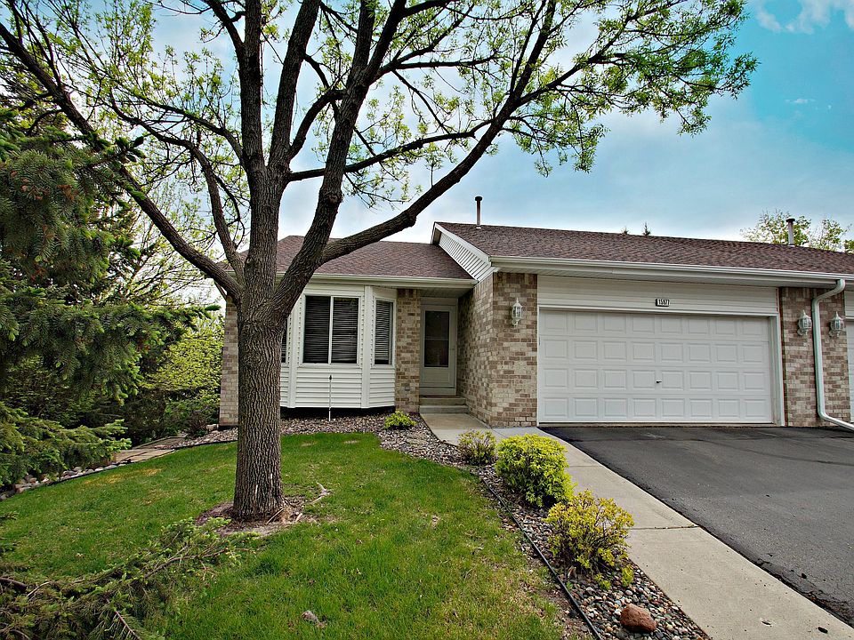 1st image of 15977 Hyland Dr