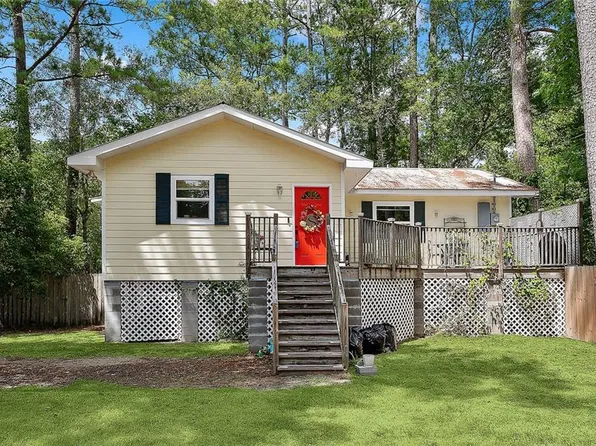 28541 Canal Dr, Lacombe, LA 70445