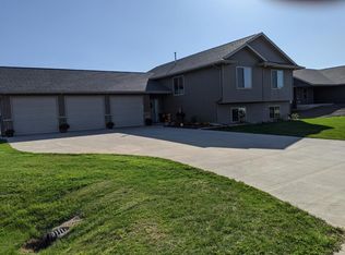 4581 Meadow Creek Dr, Palo, IA 52324