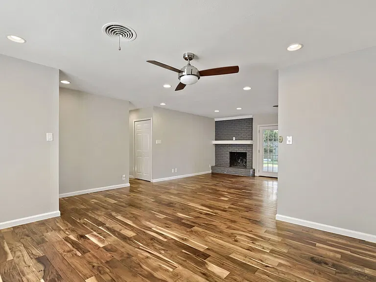 5716 Wellington Dr — Photo 4
